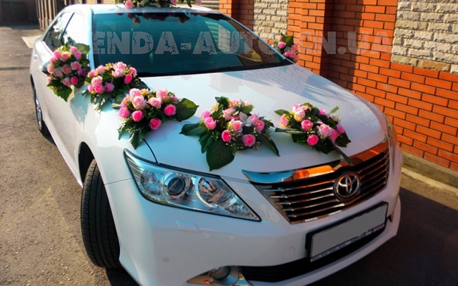 Аренда Toyota Camry 50 на свадьбу Чернігів